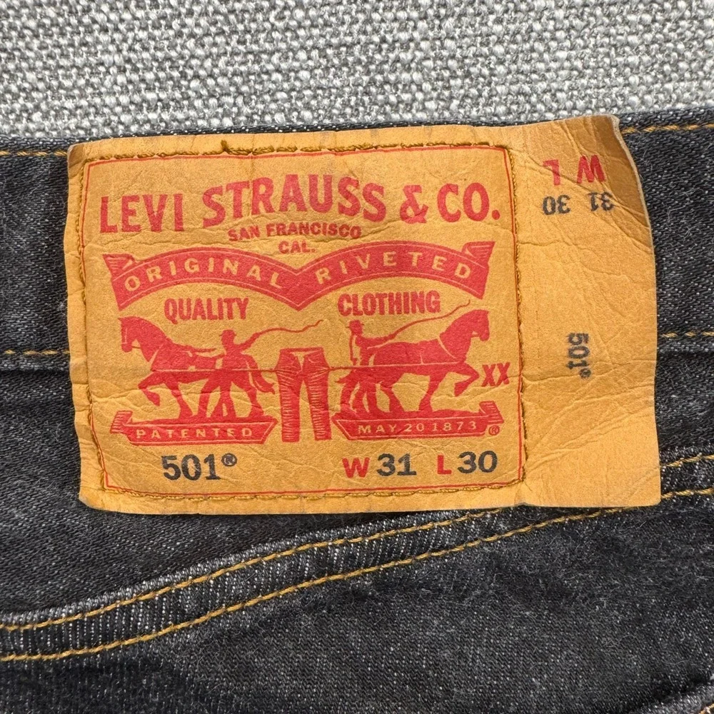 Levi's 501 Original Fit Button Fly Jeans 31x30 Dark Indigo Rigid Denim Made 2018